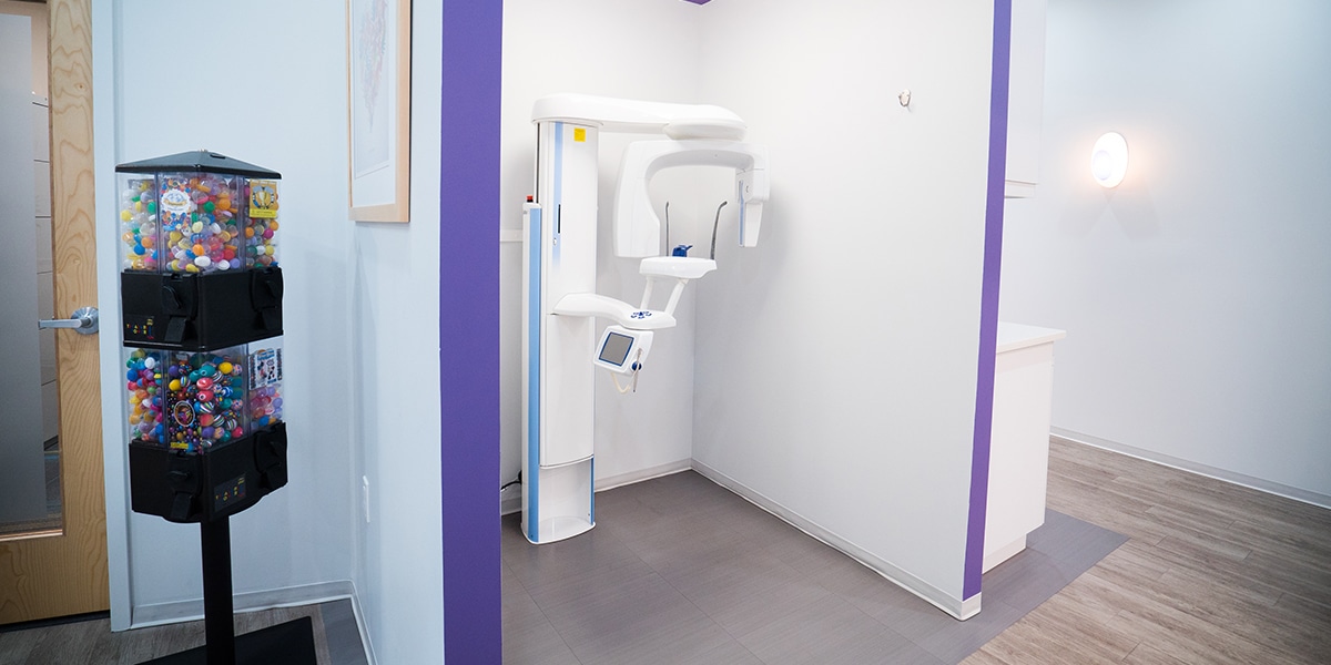 3D digital x-ray machine in dental hallway